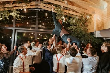 dj-na-wesele-slask-podrzucanie-pana-mlodego Podrzucanie pana młodego na weselu – DJ na wesele Śląsk