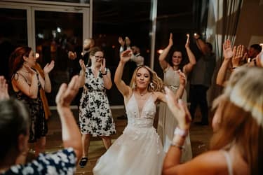 dj-na-wesele-slask-zabawa-na-parkiecie Zabawa na parkiecie podczas wesela – DJ na wesele Śląsk